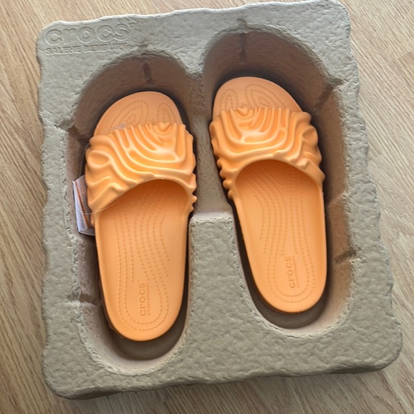 Salehe Bembury X Crocs Pollex Slide “Citrus Milk” Women’s size 6/Men’s size 4 - Picture 3 of 4